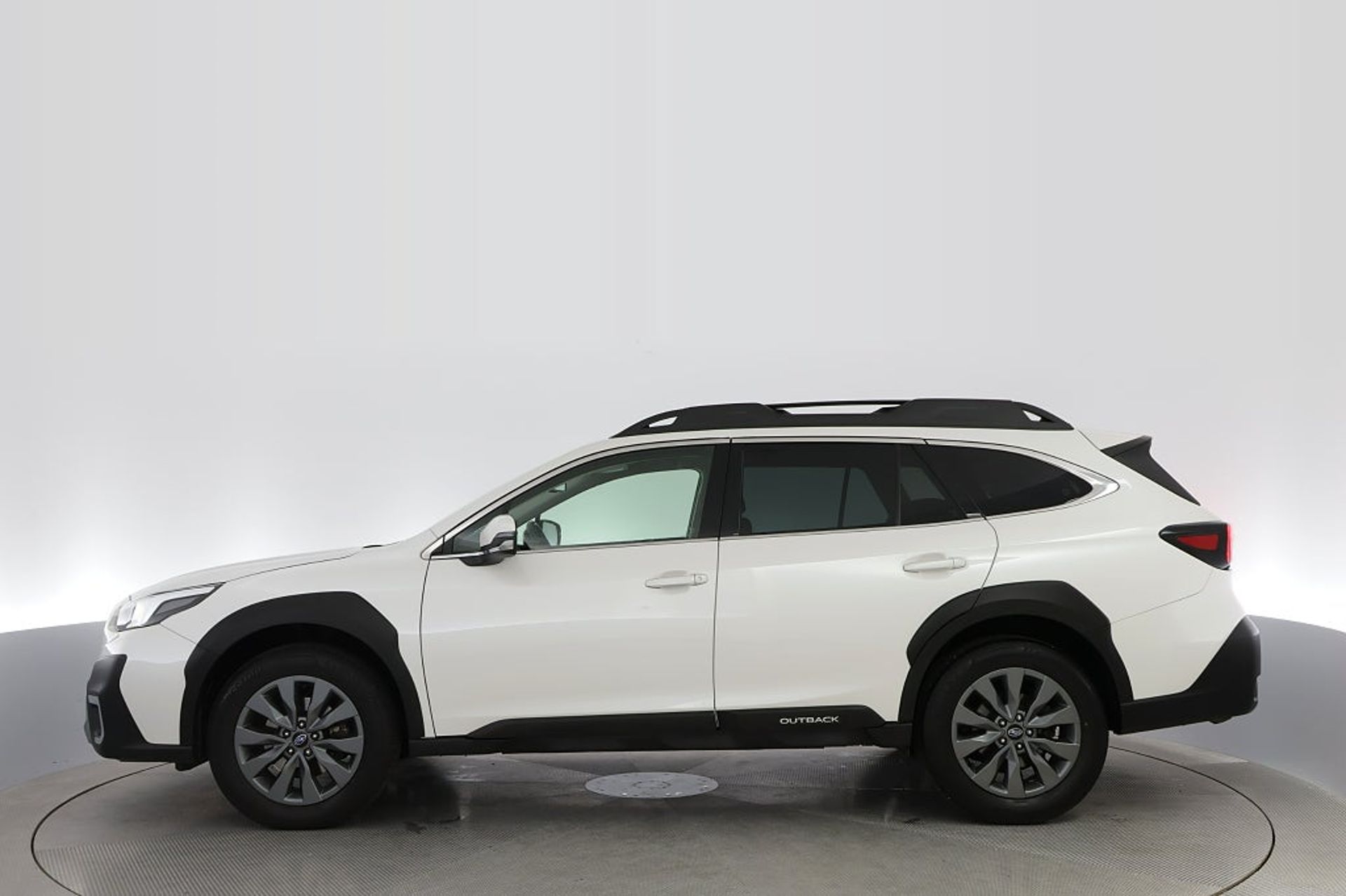 Subaru Outback 2023, photo 2/10