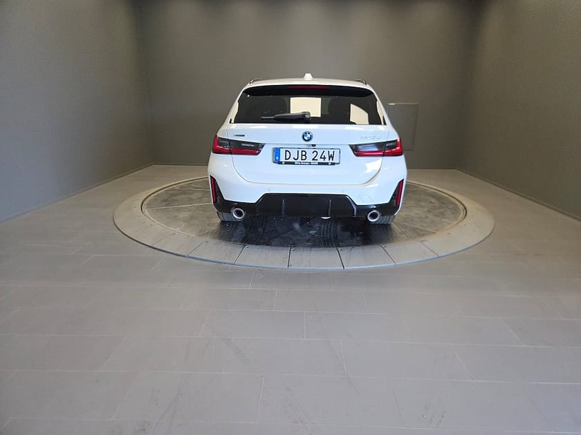Bild 4 av BMW 330e xDrive Touring M Sportpaket Innovation HK Ljud Dragkrok Comfort