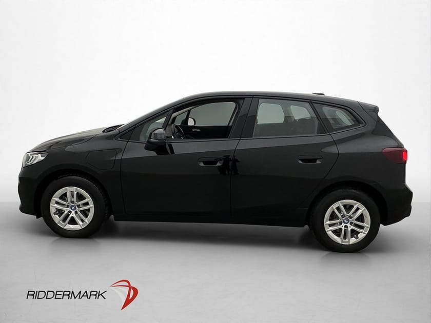 Bild 2 av BMW 225e xDrive Active Tourer 225 245hk B-Kamera Navi Carplay