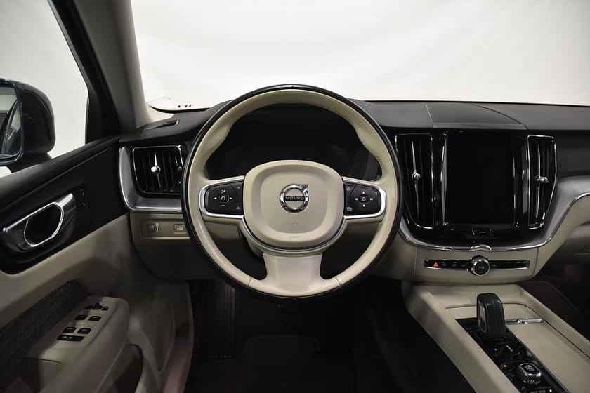 Bild 2 av Volvo XC60 B4 AWD Momentum Drag D-Värm AdaptivF VOC