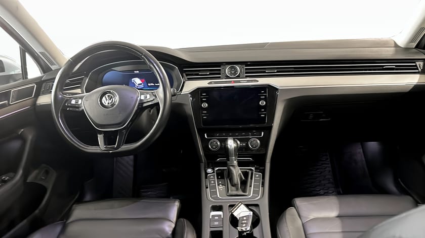 Bild 4 av Volkswagen Passat Sportscombi GT 2.0 TDI R-line Executive Värmare Dragkrok Skinn