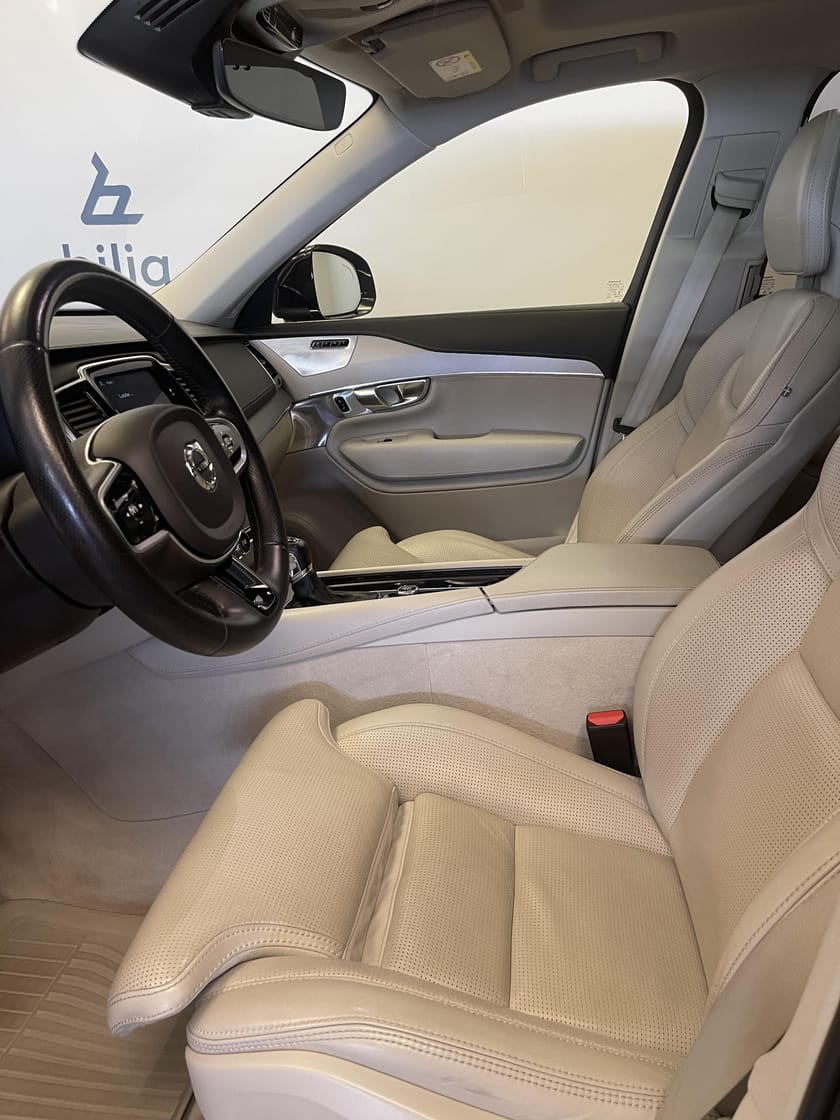 Bild 5 av Volvo XC90 7-seater D5 AWD Inscription 7-säten / Dragkrok / Luftfjädring / Bowers & Wilkins /