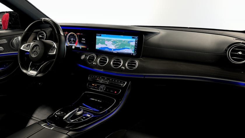 Bild 3 av Mercedes-Benz AMG E 63 S T 4MATIC+ 612hk  SV-Såld Pano Burmester Massage