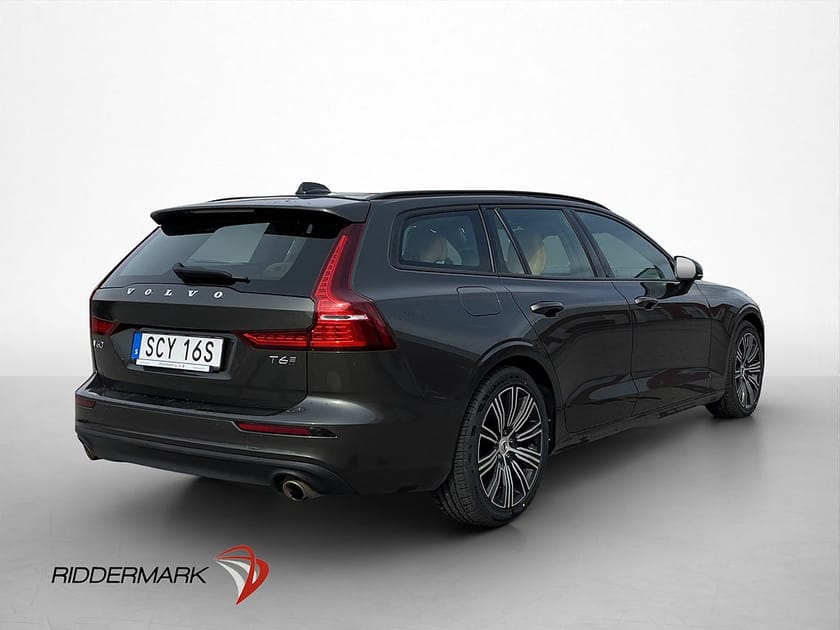 Bild 5 av Volvo V60 Recharge T6 AWD Momentum Skinn Värmare Drag VOC