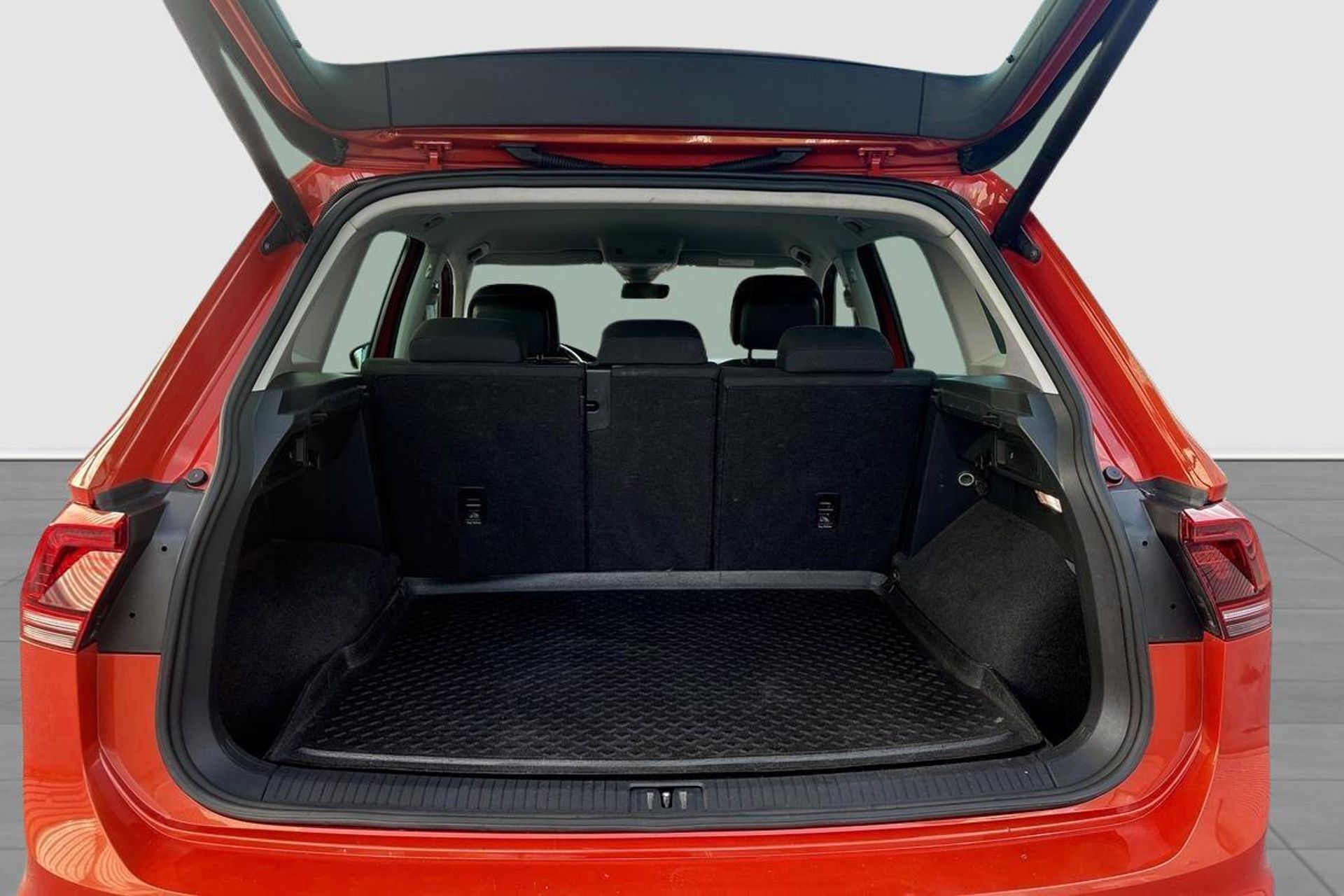 Volkswagen Tiguan 2017, bild 6/10