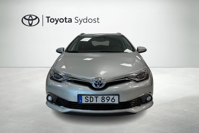 Bild 5 av Toyota Auris Touring Sports Hybrid Executive Automat Drag Backkamera  Rattvärme mm.