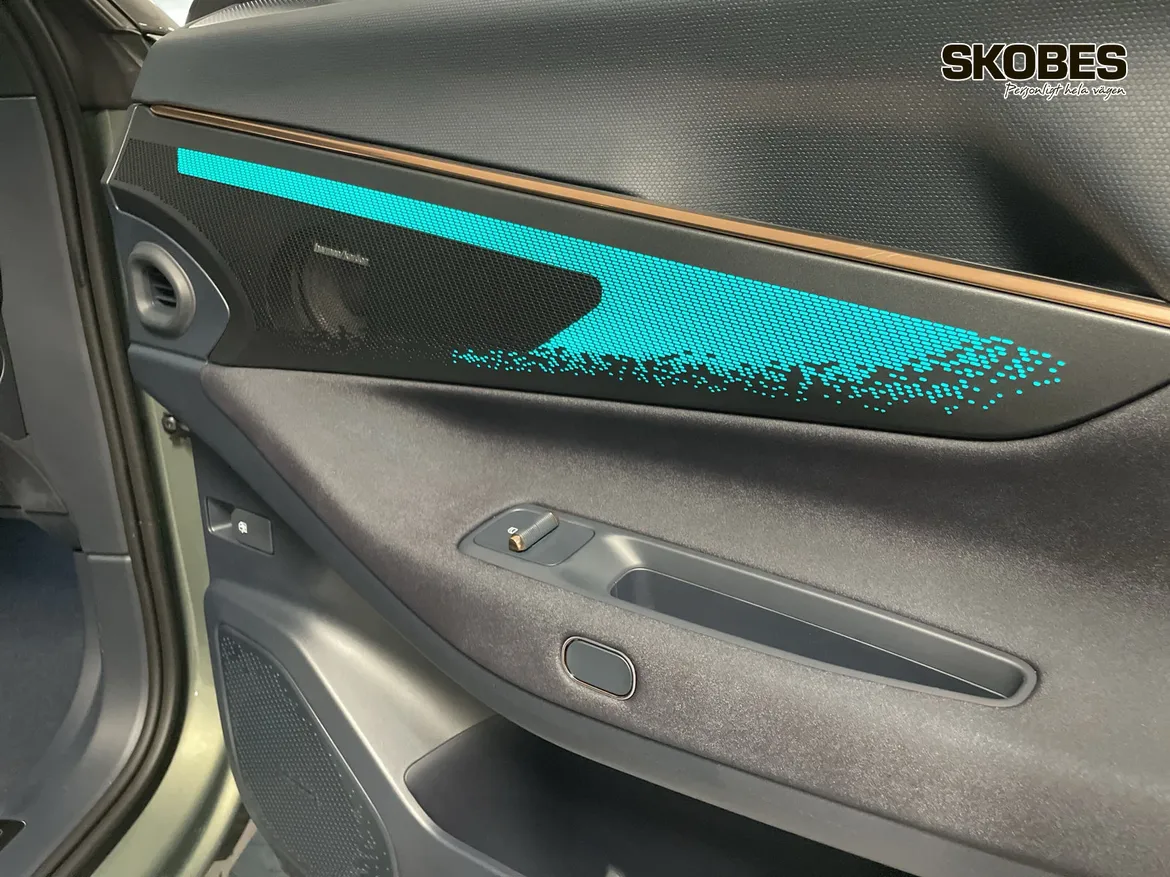 Lynk & Co 08 PHEV