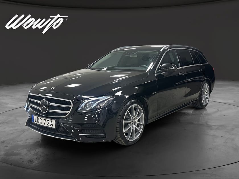 Bild 1 av Mercedes-Benz E 220 T d 4MATIC AMG Night Drag Burmester Wide