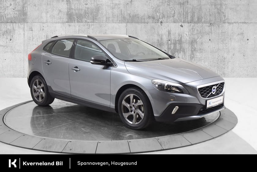 Bilde 1 av Volvo V40 Cross Country D2 115 HK/Summum/Skinn/Ryggekamera/SE KM!!!