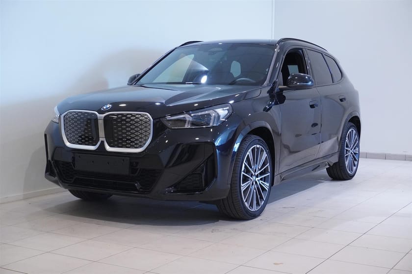 Bild 1 av BMW iX1 eDrive20 Fully Charged Drag Premium H K