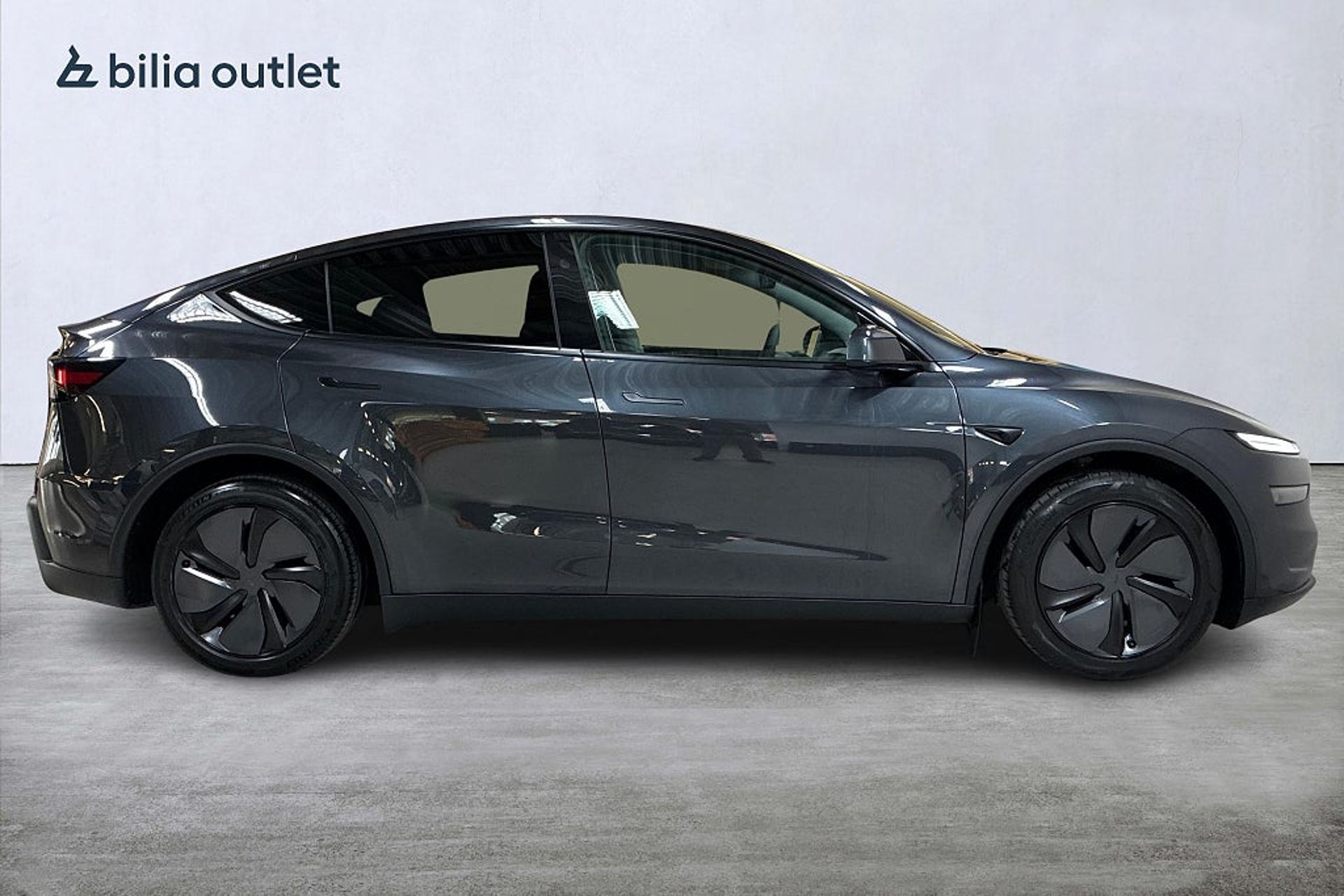Tesla Model Y Standard Range RWD 299hk 2025, bild 5/10