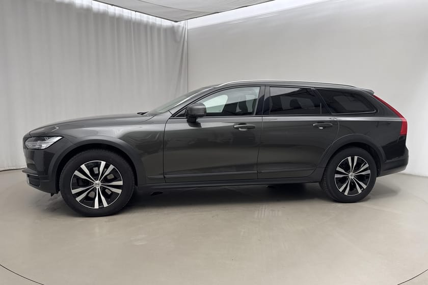 Bild 2 av Volvo V90 Cross Country D4 AWD 190hk Drag B-Kam Värmare