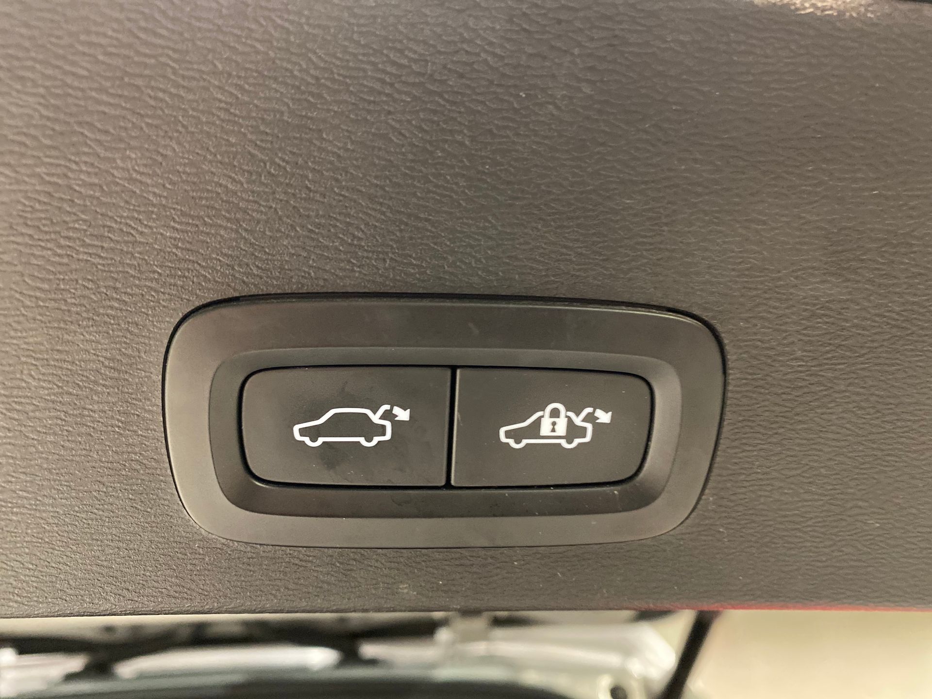 Volvo XC40 B3 FWD Bensin Plus Dark 2025, bild 5/10