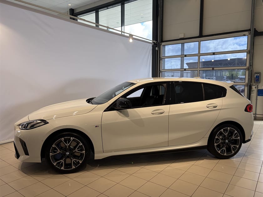 Bild 2 av BMW M135 xDrive M135i  M Sport H K Rattvärme DA