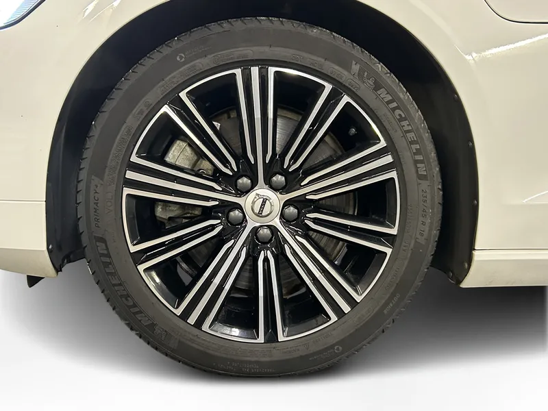 Bild 15 av 15 – Volvo V60 Recharge T6 II Inscr Expression Inscription Expression