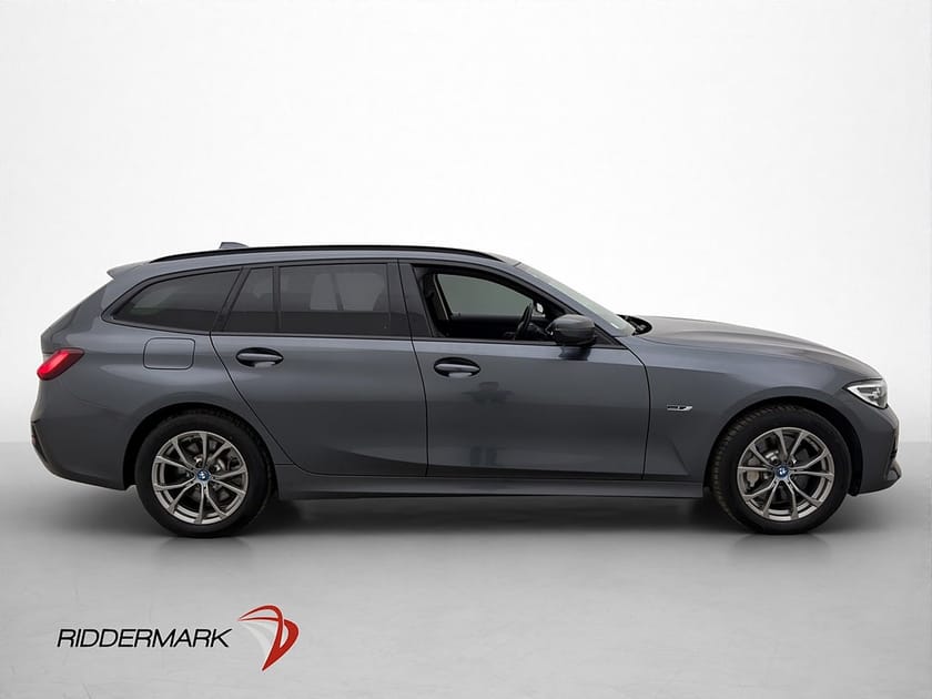 Bild 4 av BMW 330e xDrive Touring Sport line CarPlay Cockpit Navi