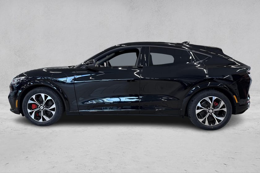 Bilde 2 av Ford Mustang Mach-E Long Range AWD LR / 1.Reg-Juni 2024/Panorama/Skiluke/B&O++