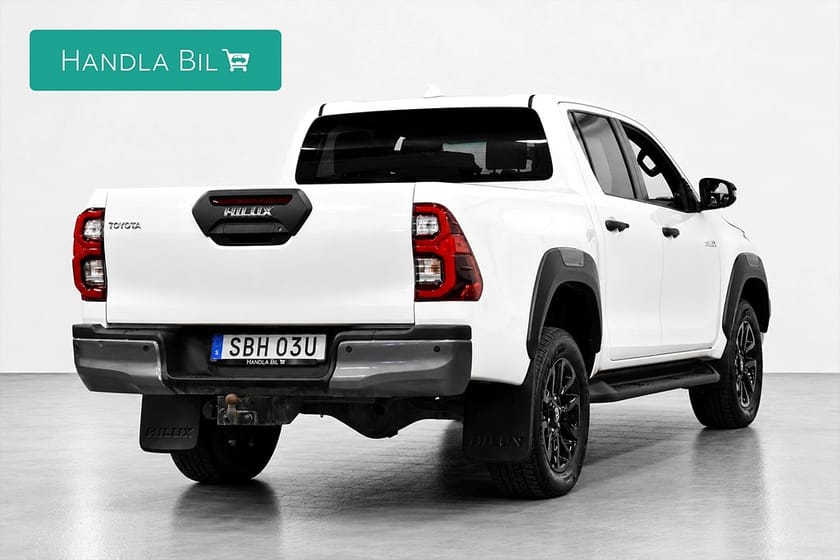 Bild 5 av Toyota Hilux Dubbelhytt 2.8 4WD Invincible Drag JBL Diff Navi Moms 204hk
