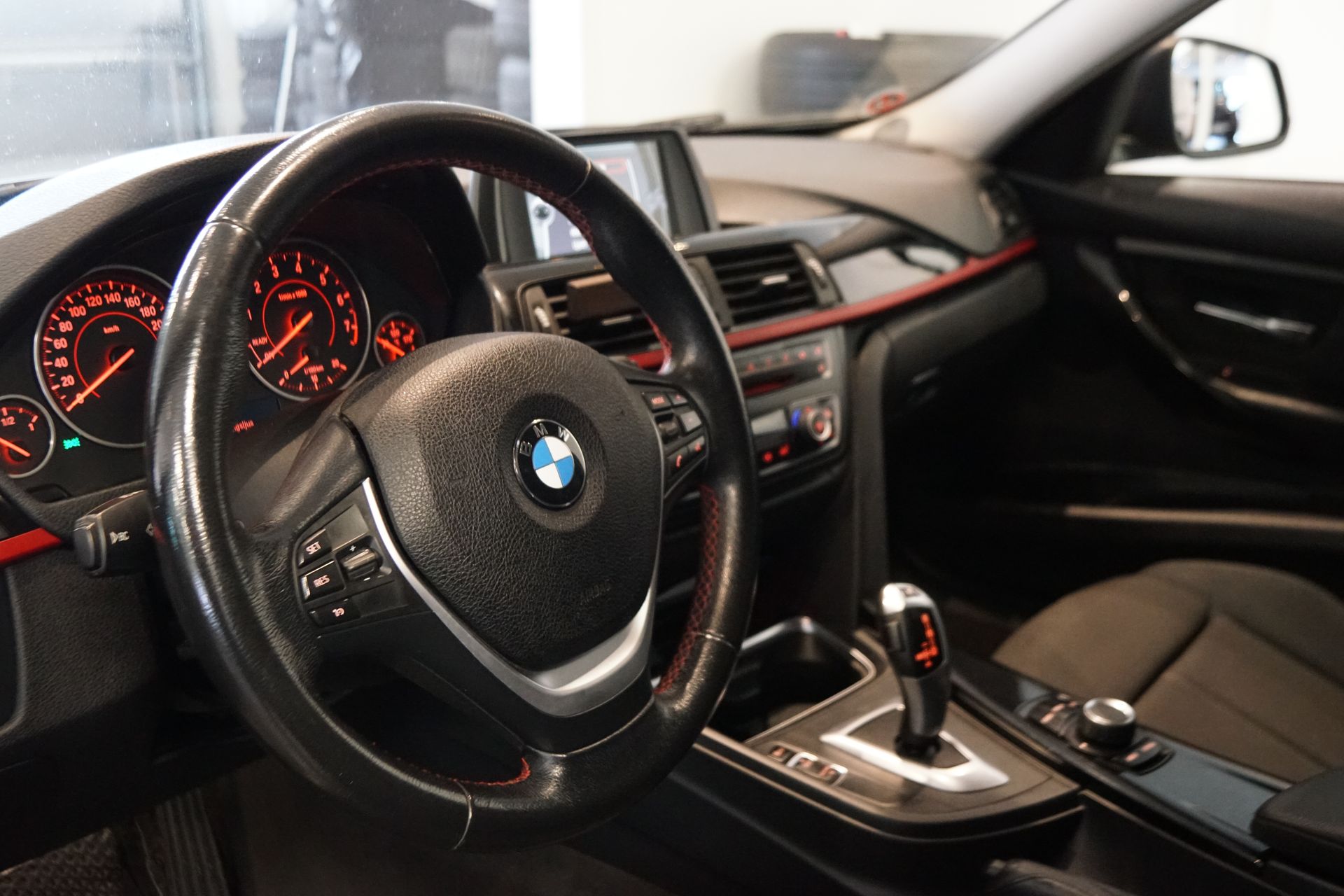 BMW 320 i Auto Vinterdäck 2014, photo 6/10