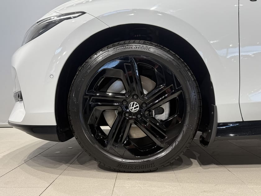 Bild 2 av Volkswagen ID.7 GTX Tourer Massage / Harman & Kardon / Drag