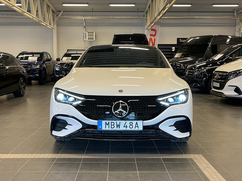 Bild 2 av Mercedes-Benz EQE 300 AMG Line / Pano / Night /