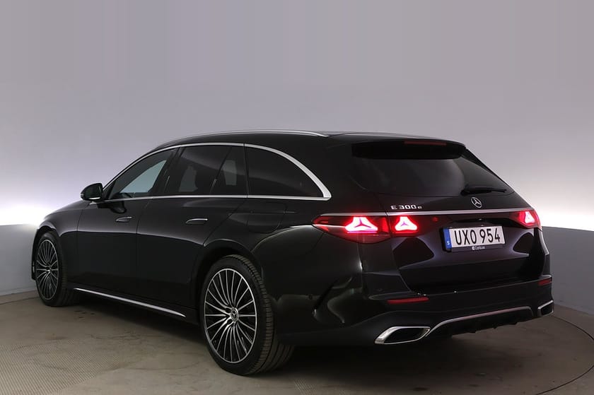 Bild 4 av Mercedes-Benz E 300 T e AMG 20'' Pano Drag Airmatic Kamera