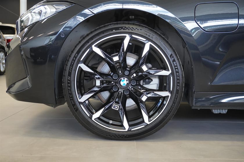 Bild 4 av BMW 330e xDrive Touring M Sport HiFi Aktiv Fart 19