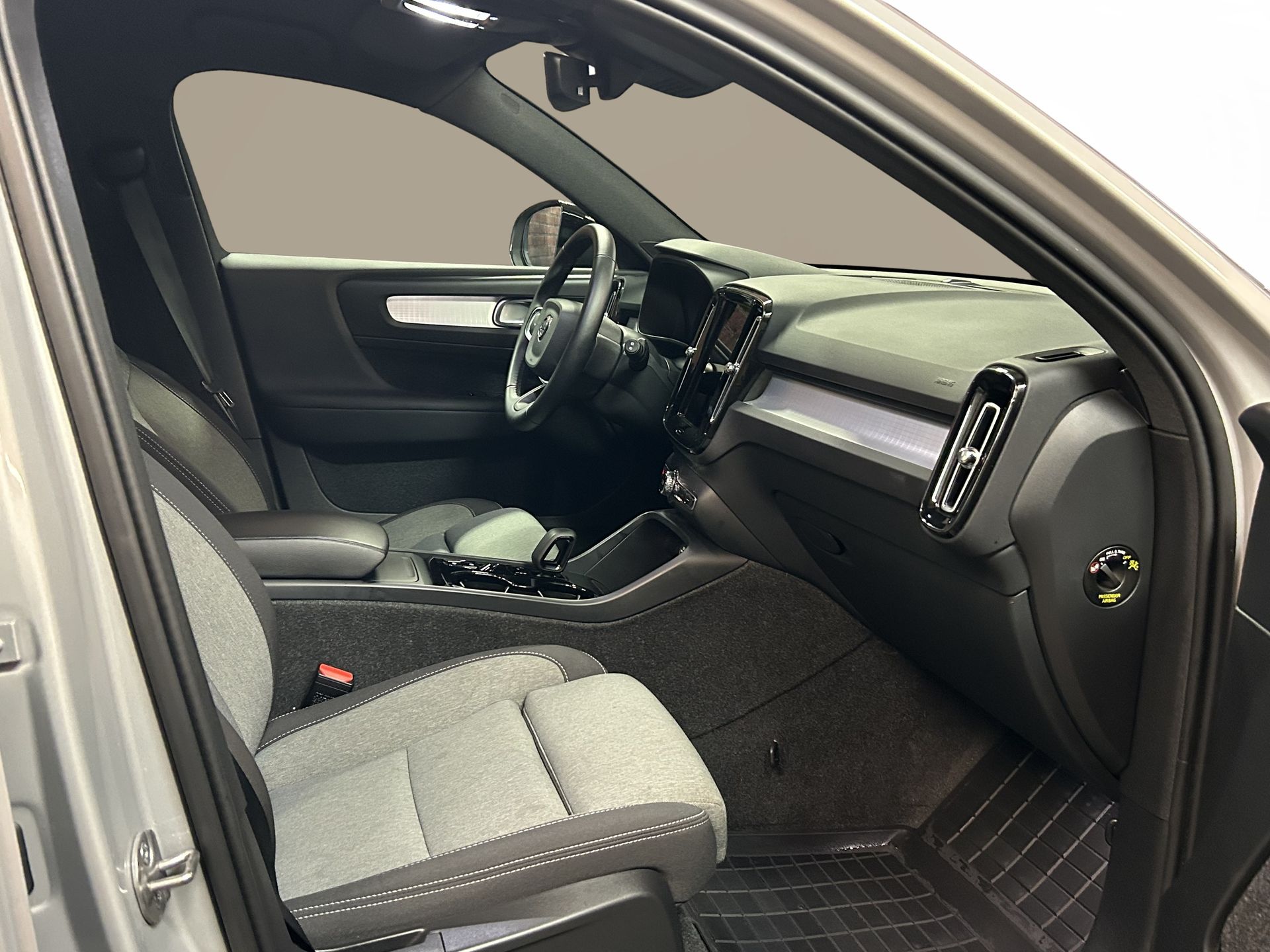 Volvo XC40 B3 FWD Bensin Plus Dark 2025, kuva 7/10