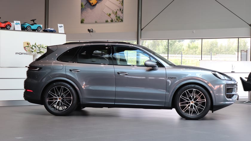 Bild 2 av Porsche Cayenne E-Hybrid 