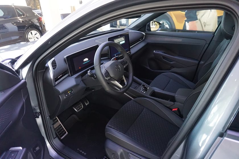 Bild 3 av Volkswagen T-Roc R-LINE  1.5 ETSI 150 HK DSG7
