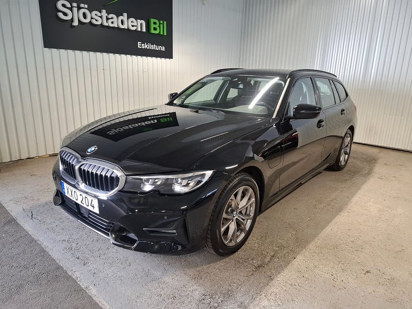 Bild 1 av BMW 330e xDrive Touring Aut Sport Line Navi Led Digital Cockpit