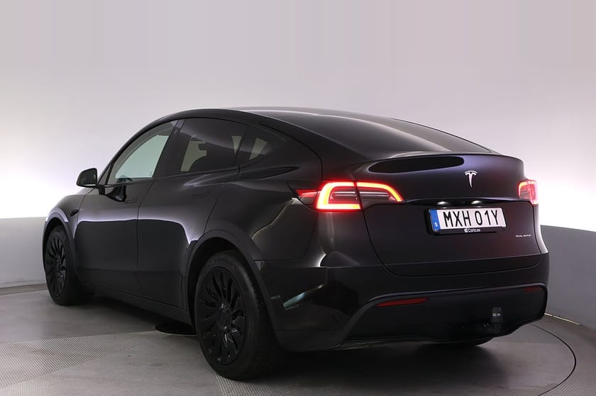 Bild 4 av Tesla Model Y Long Range AWD Autopilot Panorama Drag