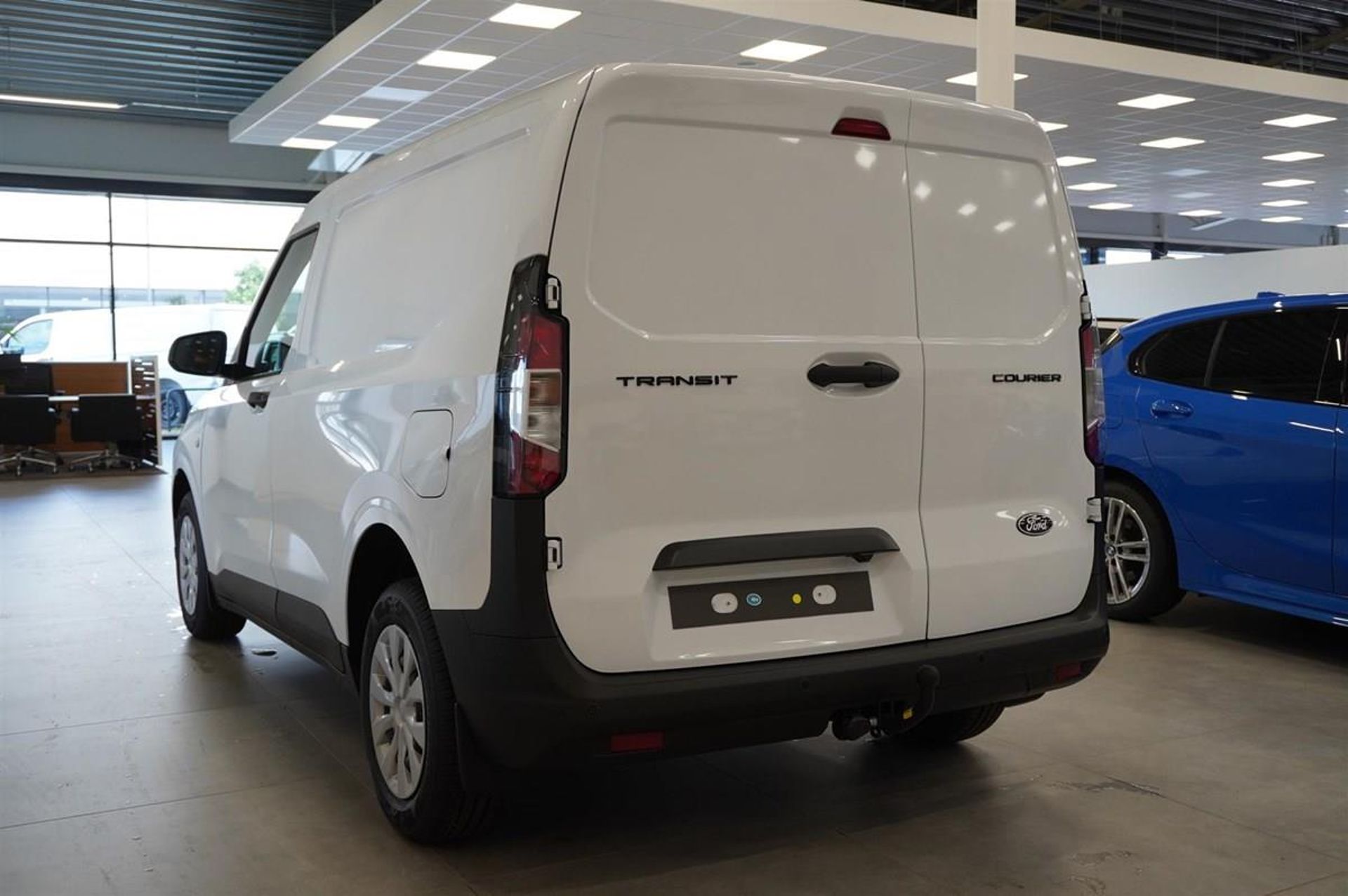 Ford Transit Courier 2027, bild 4/10