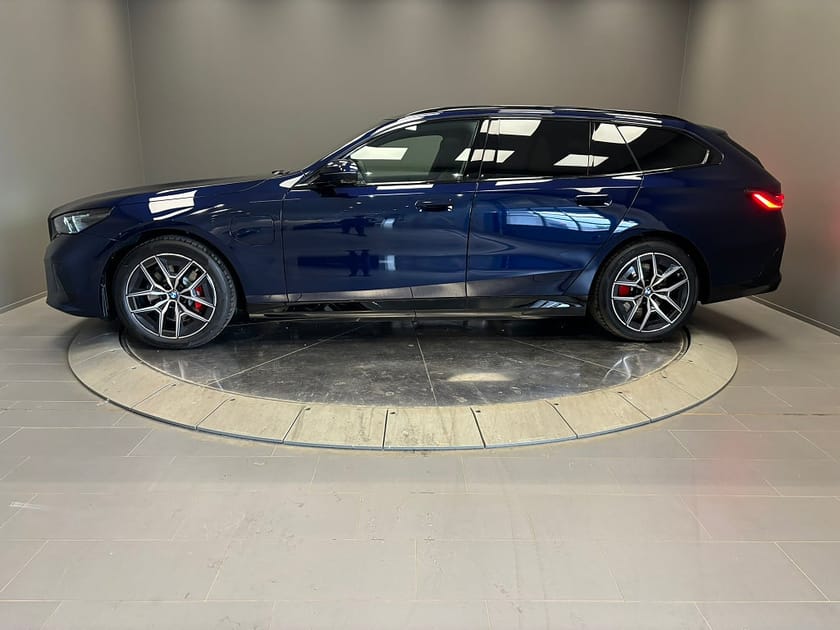 Bild 2 av BMW 530e xDrive Touring Steptronic, M Sport, Gratis Vinterhjul*