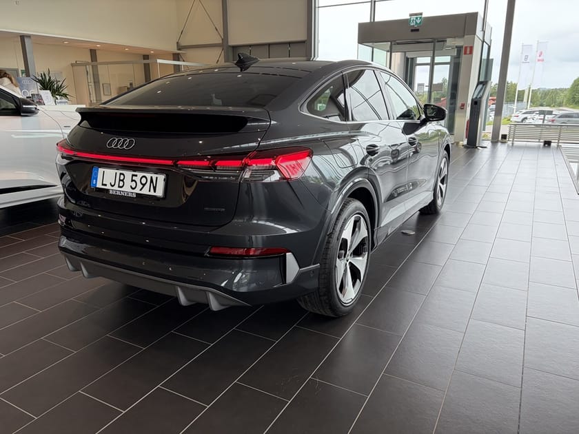 Bild 3 av Audi Q4 Sportback e-tron quattro 220 KW S-line