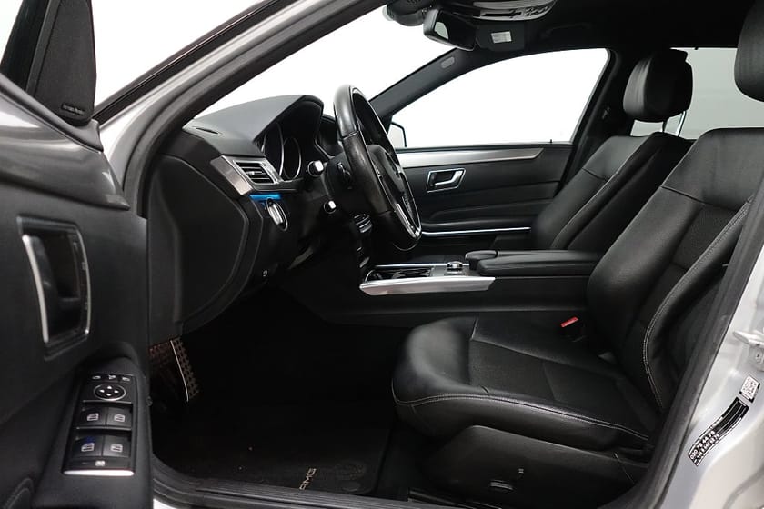 Bild 5 av Mercedes-Benz E 220 T BlueTEC 4MATIC 4M 7G Massage Drag 360° D-Värme Navi
