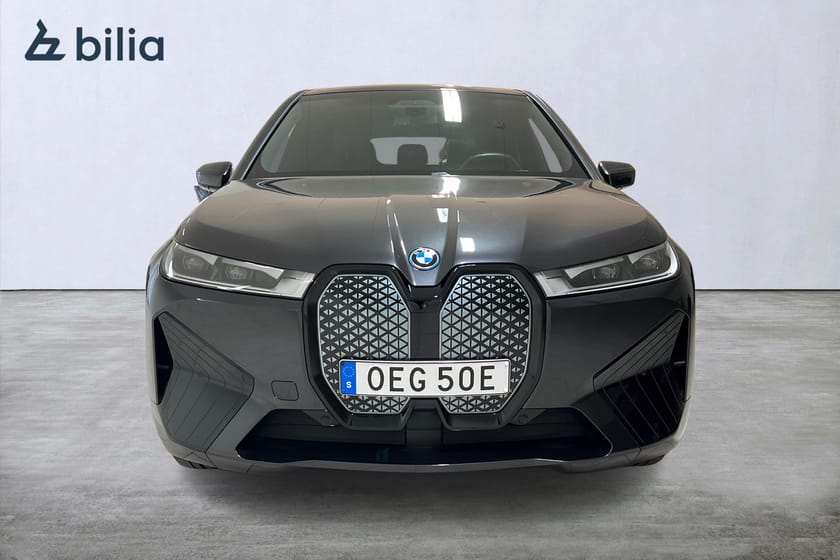 Bild 5 av BMW iX xDrive40 / Pano / H/K / Drag