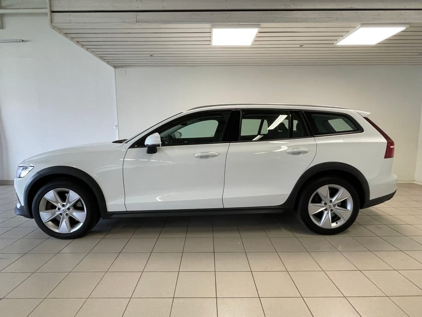 Bild 2 av Volvo V60 Cross Country D4 AWD SE II