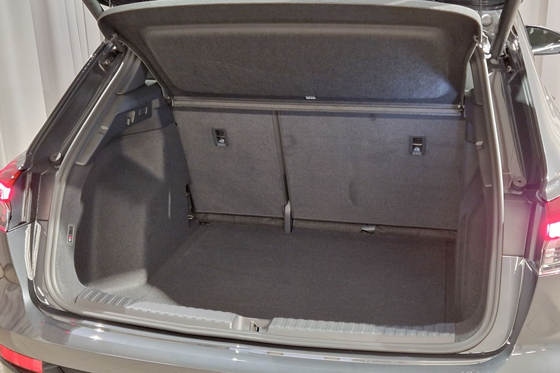 Audi Q4 e-tron SUV QUATTRO 220 KW 2027, bild 6/10