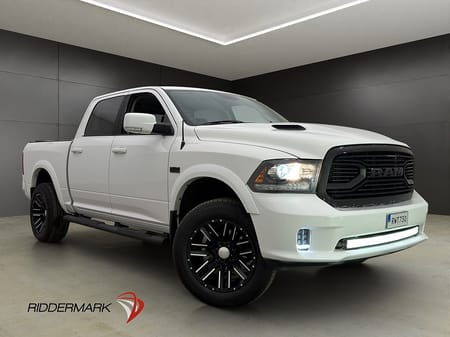 RAM 1500 Crew Cab Dodge Sport 5.7 4x4 Luft Drag Skinn Taklucka Alpin