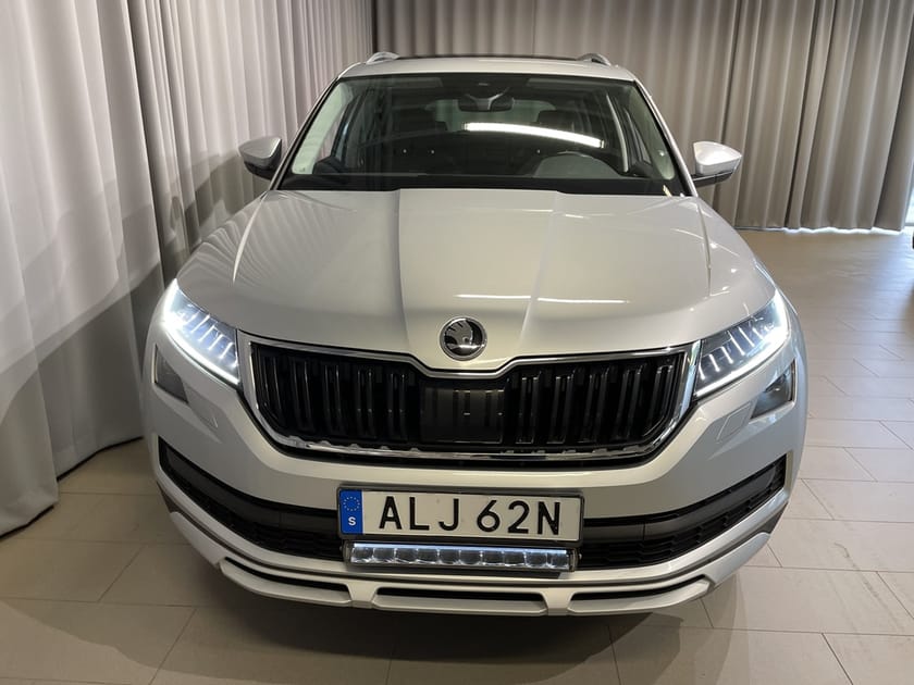 Bild 2 av Škoda Kodiaq Scout 2,0 TSI 190 DSG 4X4 7-sits, Drag/Panorama