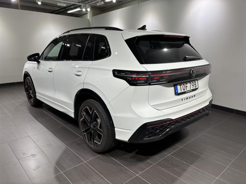 Bild 2 av Volkswagen Tiguan 2.0 TDI 4Motion DSG R-Line 360° Drag H K Värmare 20