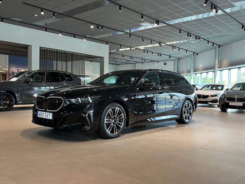 Bild 1 av BMW i5 eDrive40 Touring M Sport Pro D/A Plus H/K Drag