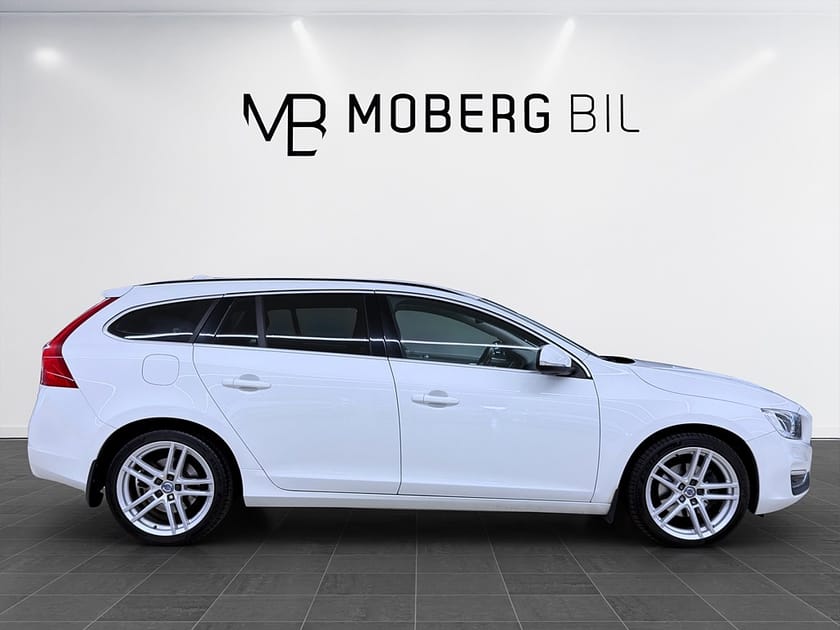 Bild 3 av Volvo V60 D4 190hk Momentum Business Edt Drag Värmare