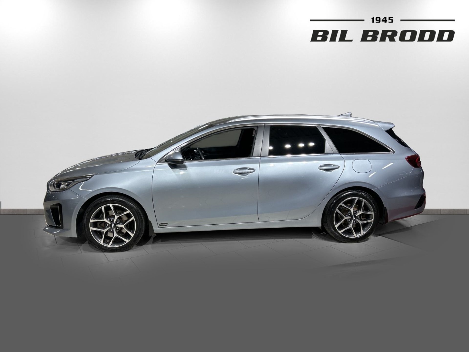 Kia Ceed SW 1.4 T-GDI DCT GT-Line Drag 2020, photo 4/10