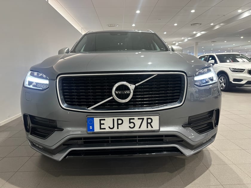 Bild 2 av Volvo XC90 T5 AWD R-Design 7-säten / Navigation / Backkamera / Dragkrok /