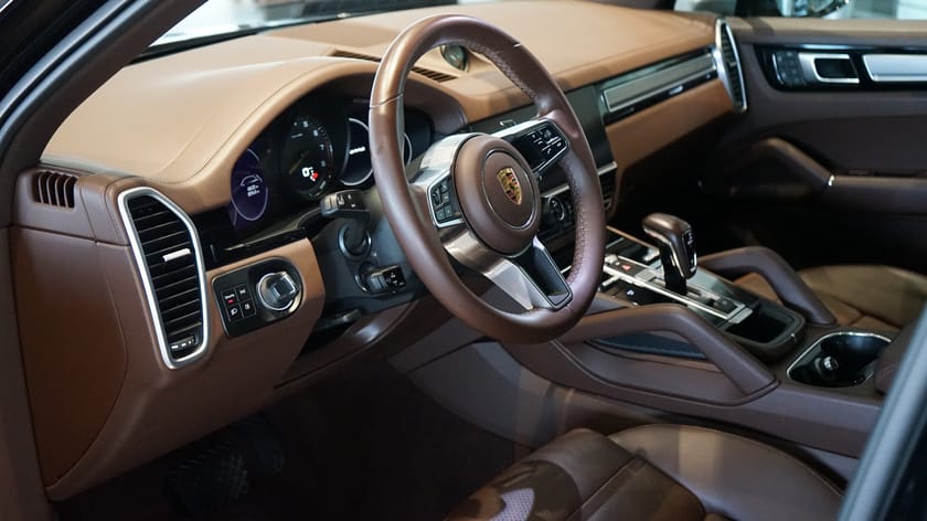 Bild 4 av Porsche Cayenne E-Hybrid Platinum Edition