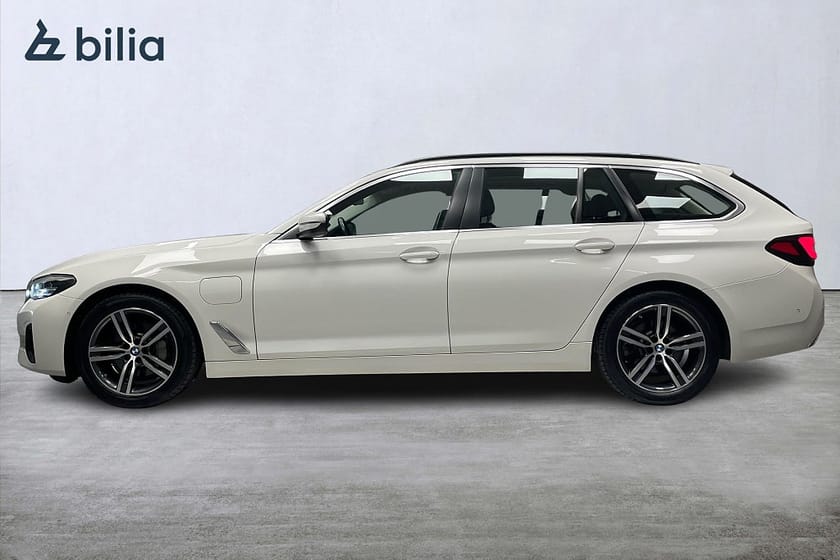 Bild 4 av BMW 530e xDrive Touring / 18" Alu / Drag / Navigation /