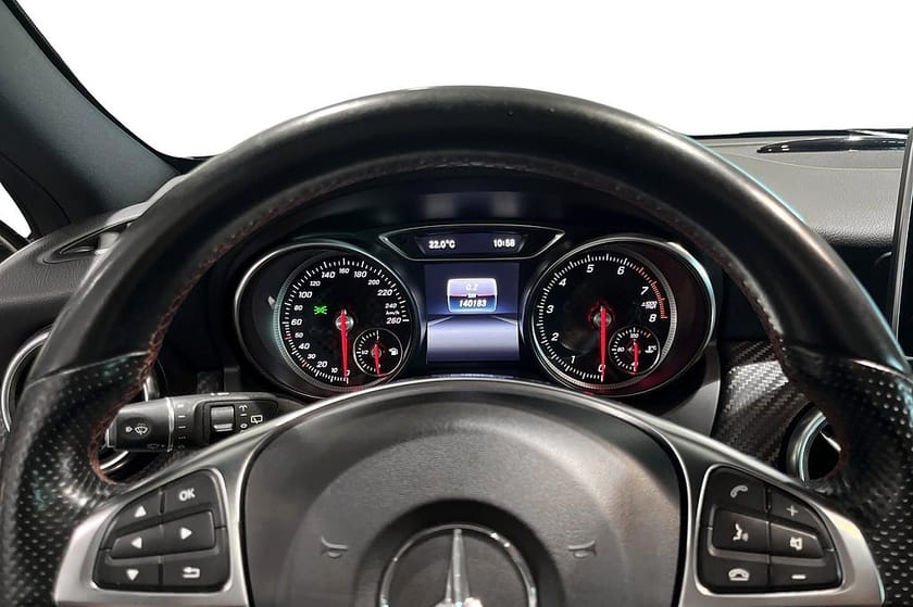 Bild 5 av Mercedes-Benz A 180 AMG Line PANO//BACKKAMERA//FARTHÅLLARE