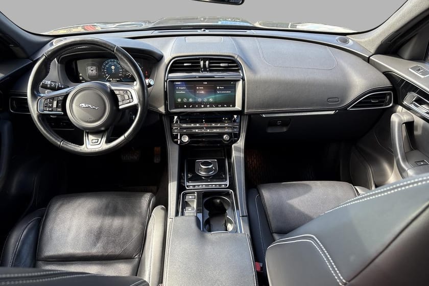 Bilde 5 av Jaguar F-Pace 25t AWD 250hk/R-Sport/Navi/AWD/H.feste/S.seter,14veis/LED